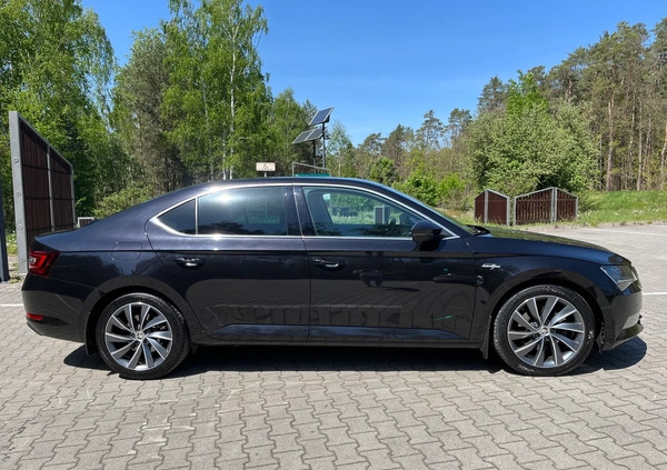 Skoda Superb cena 107000 przebieg: 149988, rok produkcji 2018 z Daleszyce małe 466